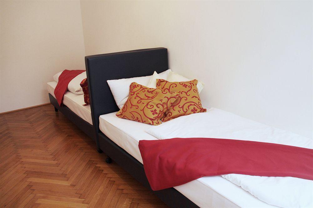 Checkvienna - Edelhof Apartments Bagian luar foto