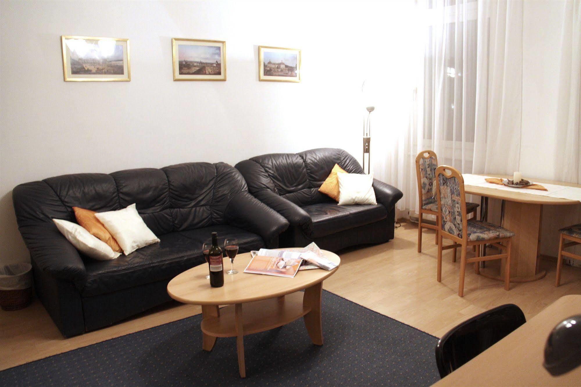 Checkvienna - Edelhof Apartments Bagian luar foto